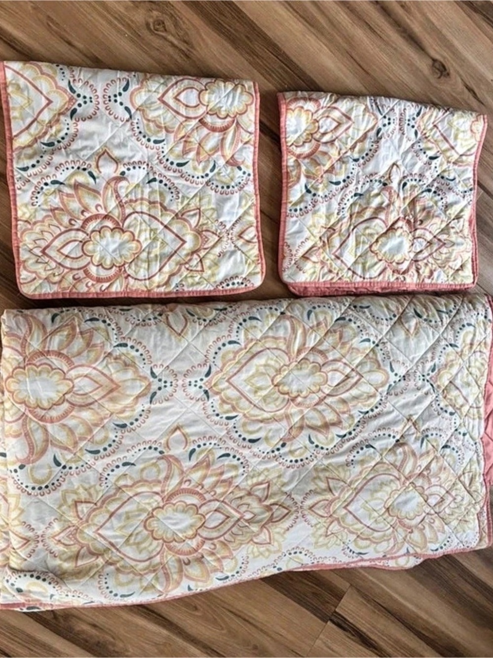 Belk Floral Polyester Quilt Set in orange & White